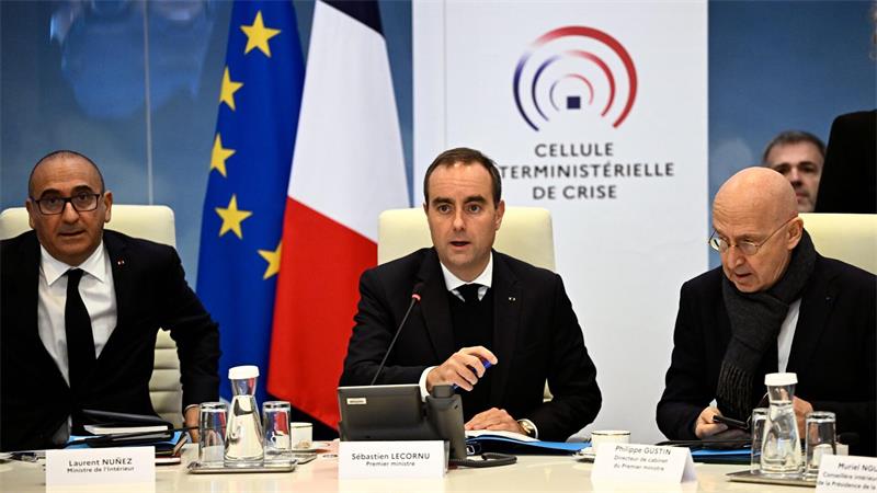 Ausgangssperren vor neuen Protesten in Frankreich verhängt Premier Lecornu und Innenminister Nuñez haben ein konsequentes Durchgreifen gegen Randalierer angekündigt.