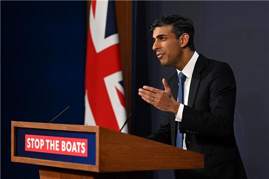 Premier Rishi Sunak ist bereit, seine Pläne vor Gericht durchzuboxen.