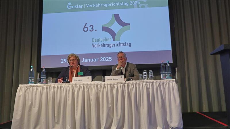 Verkehrsgerichtstag startet in Goslar mit 1915 Teilnehmern Pressesprecherin Maria Focken und Präsident Ansgar Staudinger stellen bei der Pressekonferenz die Themen des 63. Verkehrsgerichtstages vor.