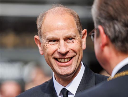 Prinz Edward ist vom britischen König Charles III. zum Herzog von Edinburgh ernannt worden.