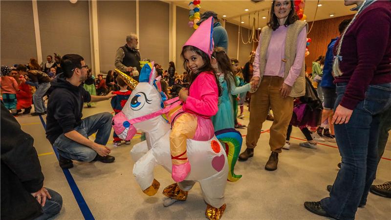 Prinzessinnen hat jeder schon einmal gesehen – aber auf einem Einhorn?