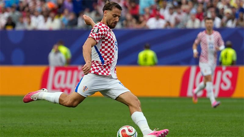 Probierte es mehrfach aus der Distanz: Kroatiens Nikola Vlasic. 
