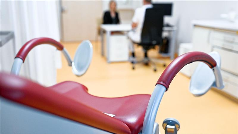 Professor Strowitzki geht davon aus, dass rund die Hälfte der Frauen im entsprechenden Alter unter Wechseljahr-Beschwerden leiden. 