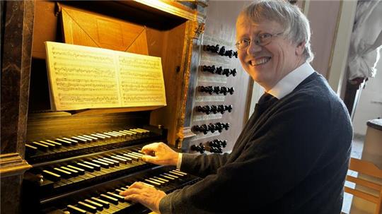 Professor Wolfgang Zerer gibt in der Klosterkirche Grauhof ein Orgelkonzert.