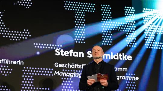 Programmgeschäftsführer Stefan Schmidtke:  „Über 2.000 Veranstaltungen haben die Stadt zu einem internationalen Magneten gemacht.“ 