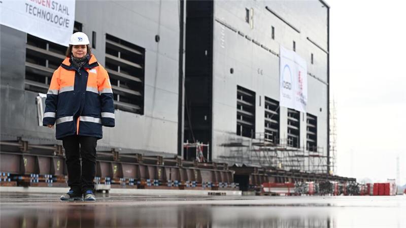 Projektleiterin Annemarie Brandt nennt die Fertigstellung der Tore einen „Meilenstein“. 