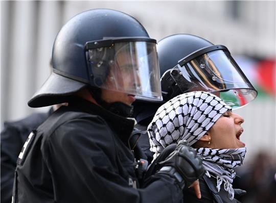 Propalästinensische Aktivisten hatten Räume der Humboldt-Universität aus Protest gegen Israel und zur Unterstützung der Palästinenser besetzt.