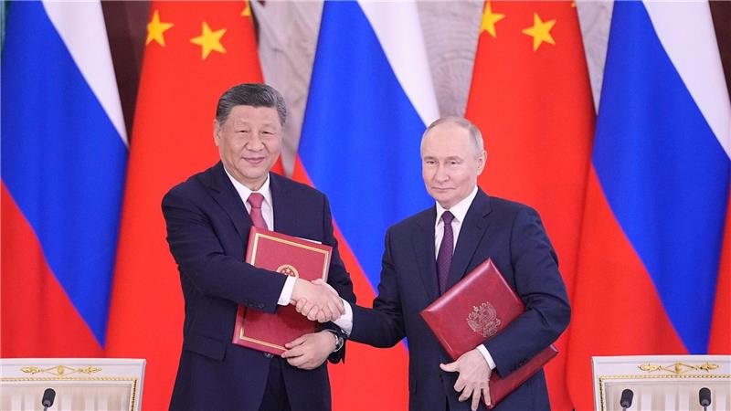 Putin und Xi bekräftigen in Moskau enge Partnerschaft Putin und Xi bekräftigen Partnerschaft.