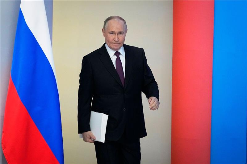 Für Putins Machterhalt: Präsidentenwahl hat begonnen Putins Russland ist mittlerweile mehr als nur ein autoritärer Staat, sagt der russische Politikwissenschaftler Andrej Kolesnikow: «Es gibt definitiv Elemente von Totalitarismus oder Neototalitarismus.»