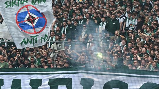 Pyrotechnik beim Bundesliga-Nordderby zwischen Werder Bremen und dem Hamburger SV.