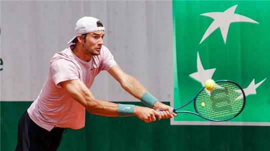 Qualifikant Henri Squire kämpfte sich in Paris in die zweite Runde.