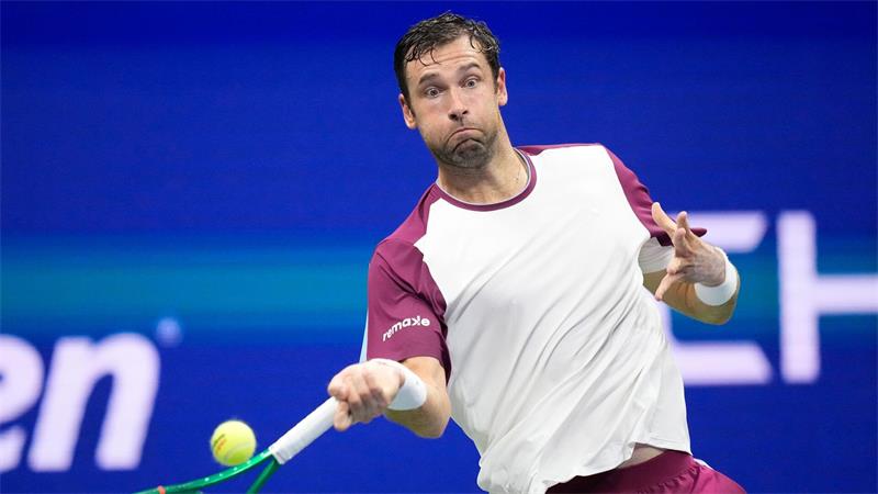 Krimi bis tief in die Nacht: Zverev zittert sich weiter Quentin Halys hält lange gut mit.