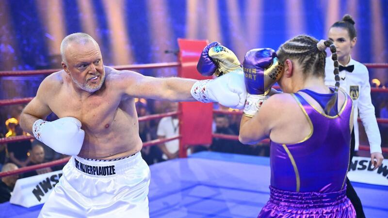 „Der Heiland betritt den Boxring“: So war das Raab-Comeback Raab musste ordentlich einstecken - und verlor den Kampf.