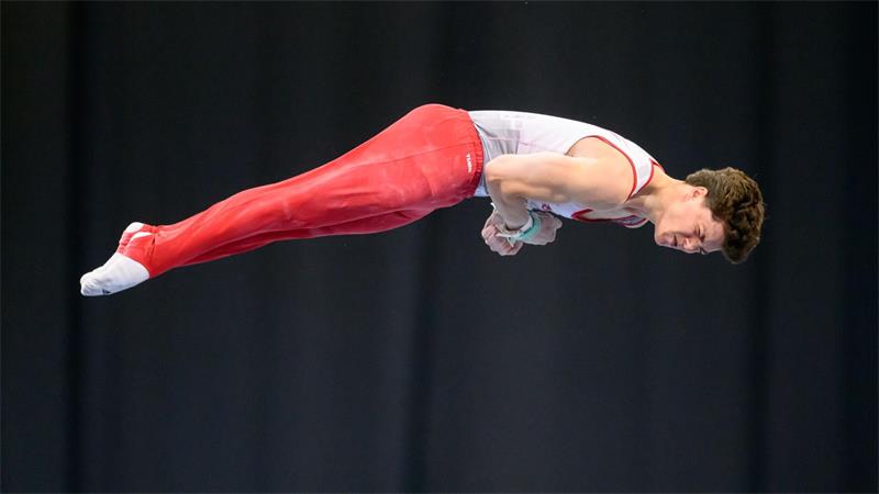 Turn-„Rentner“ Toba überrascht mit Bronze im Mehrkampf Radomyr Stelmakh ist erstmals deutscher Mehrkampf-Meister.