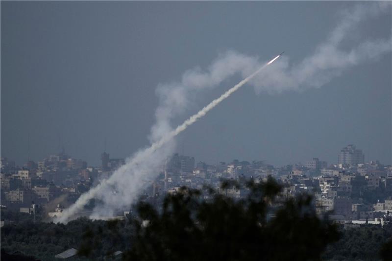 Humanitäre Lage in Gaza spitzt sich zu Raketen werden aus dem Gazastreifen auf Israel abgefeuert.