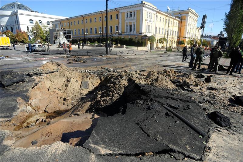 Ukraine: 30 Prozent der Energieinfrastruktur getroffen Raketeneinschlag in Kiew.