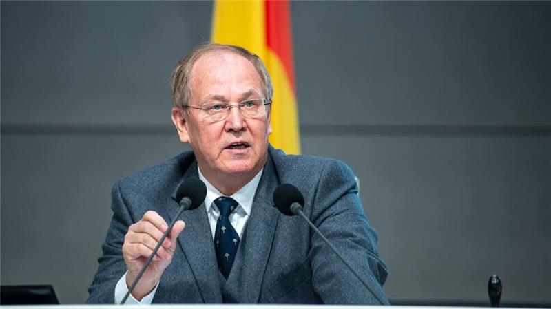 Rakicky war bis Januar Chefarzt einer Klinik in Helmstedt und seit 2016 Mitglied der AfD. Die Partei verließ er im September. 