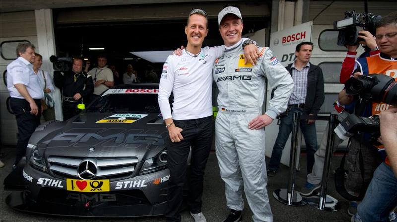 Michael Schumacher vorerst kein Ehrenbürger - Bruder wütend Ralf Schumacher (r) ist sauer, dass sein Bruder Michael nicht Ehrenbürger in seiner Heimatstadt Kerpen werden soll. (Archivbild)