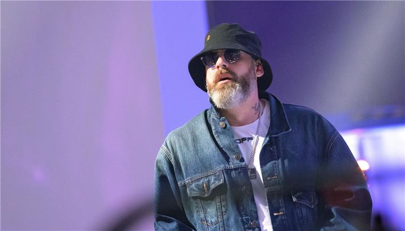 Sido wünscht sich Leben auf dem Boot Rapper Sido bei seinem Überraschungskonzert in Hamburg.