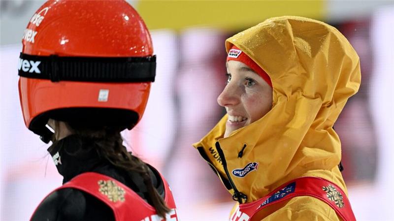 „Holzmedaille“ im Regen: Deutsche Mixed-Serie bei WM beendet Ratlos in Trondheim: Katharina Schmid.