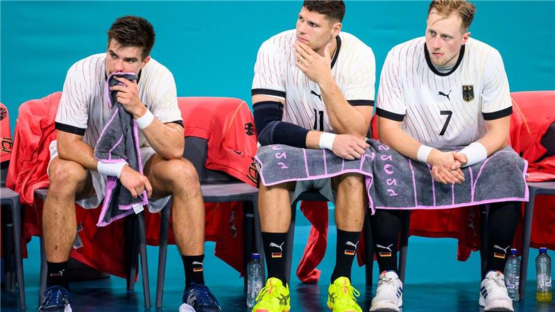 Ratlosigkeit im DHB-Team nach dem Debakel im Olympia-Finale 2024. 