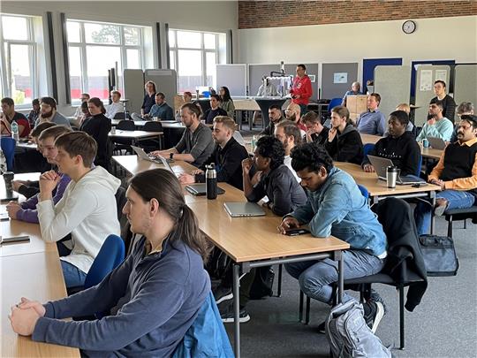 Raum für Diskussion und Kreativität bietet das Studium am DIGIT in Goslar, einer Koproduktion der TU Clausthal und der Ostfalia-Hochschule. Foto: Kleine