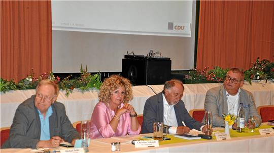 Raus aus der Fraktion, aber nicht aus der Partei: Axel Bender (r.) ist auf dieser Aufnahme noch in seiner Funktion als Goslarer Parteichef mit seinem einstigen Goslarer Vorstand um Michael Deike, Christine Schmidt und Armin Nitsche (v.l.) zu sehen.