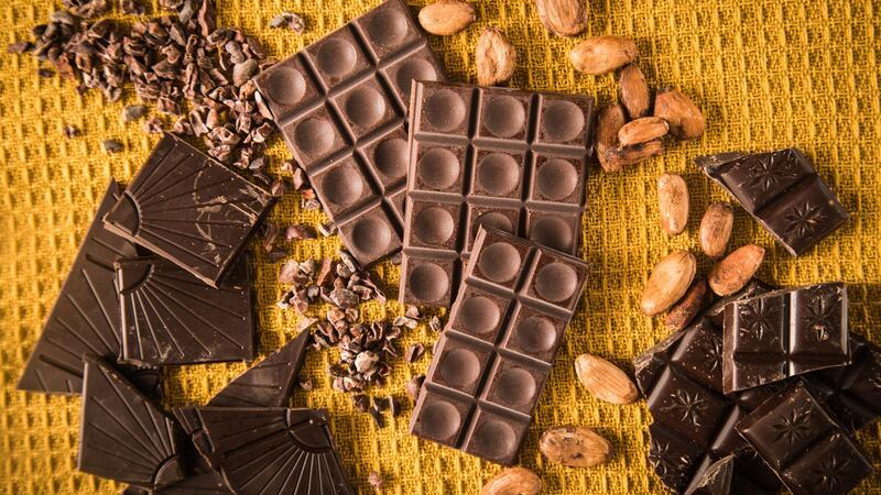 Raw Chocolate wird aus ungerösteten Kakaobohnen hergestellt