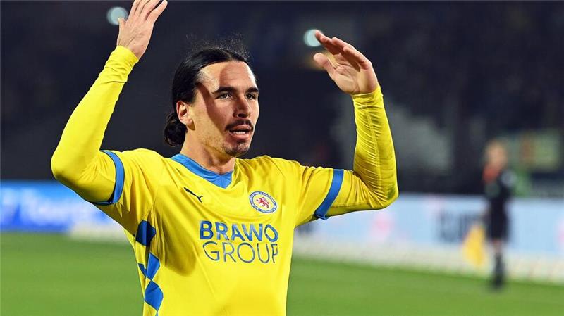 Eintracht Braunschweig und FC St. Pauli trennen sich 1:1 Rayan Philippe traf per Elfmeter für Braunschweig.