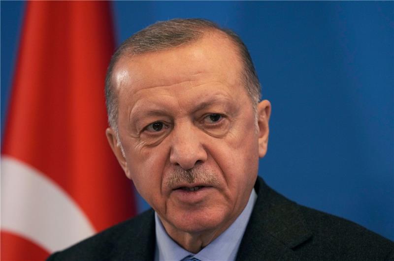 Erdogan deutet Ja zu Nato-Beitritt an - nur für Finnland Recep Tayyip Erdogan, Präsident der Türkei bei einer Pressekonferenz im Nato Hauptquartier.