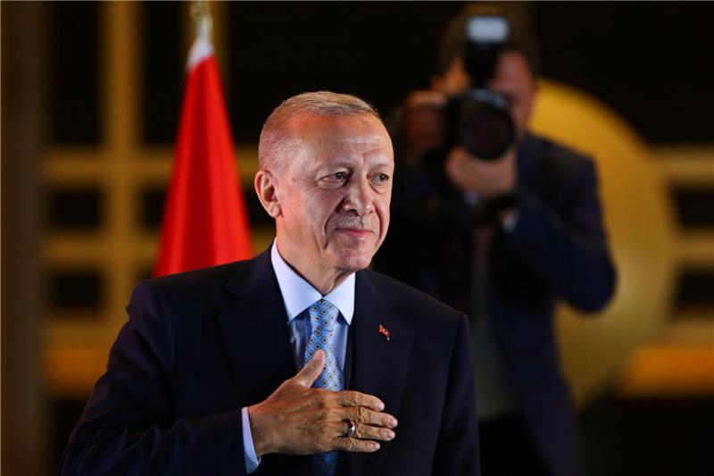 Recep Tayyip Erdogan vor Anhängern im Präsidentenpalast in Ankara.