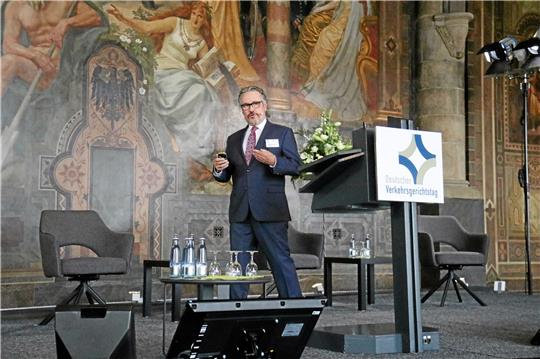 Rechtsmediziner Prof. Dr. Thomas Riepert spricht über das Alter und verkehrsmedizinische Fragen.  Fotos: Hartmann