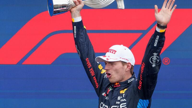 Verstappen: Können Auto noch stark verbessern Red-Bull-Pilot Max Verstappen feiert seinen Sieg beim Grand Prix von Kanada.