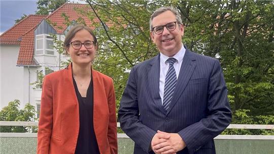 Referentin Dr. S. Hirsch folgt der Einladung von Prof. Dr. A. Tadic nach Liebenburg