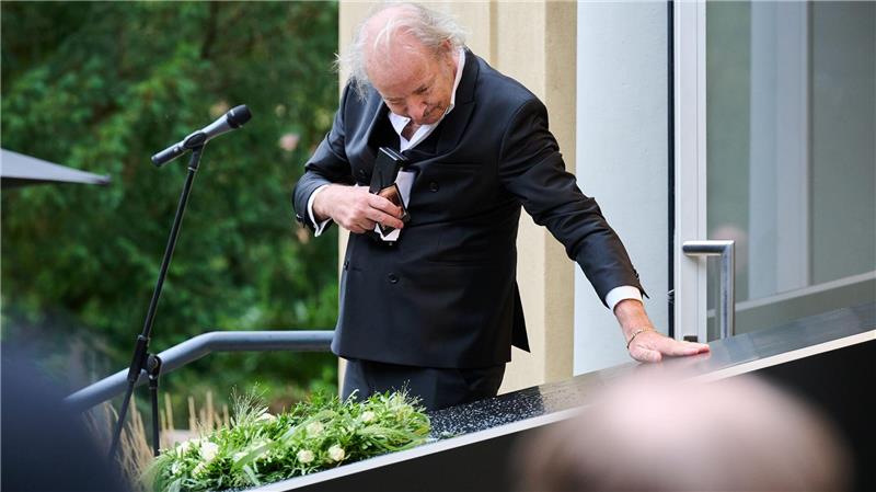 Regisseur Leander Haußmann hielt eine Rede.