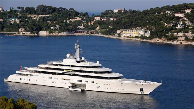 Reiche Russen machen weiter gerne Urlaub in Ländern wie Frankreich - nur wenn sie mit EU-Sanktionen belegt sind haben sie keine Chance auf eine legale Einreise. (Archivbild)