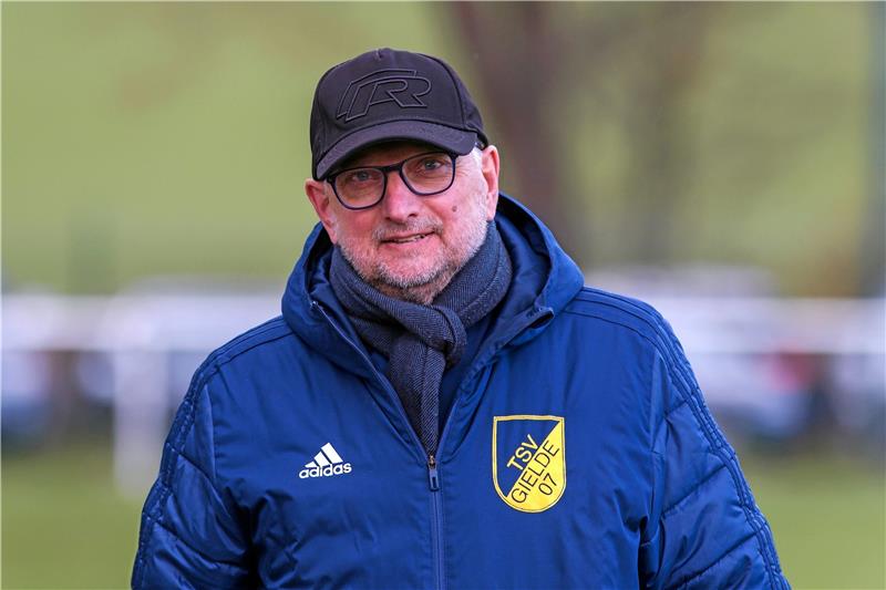 Trainer Lossau und der TSV Gielde gehen getrennte Wege Reinhard Lossau und der TSV Gielde sind gemeinsam zweimal aufgestiegen und haben einen Pokalsieg gefeiert. Nach dieser Saison hört Lossau auf. Foto: Drechsler