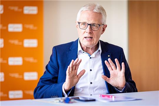 Reinhard Rawe, Vorstandsvorsitzender vom Landessportbund Niedersachsen, spricht.