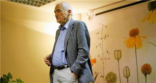Reinhard Sturm fesselt das Publikum mit spannenden Schilderungen. Foto: Jung