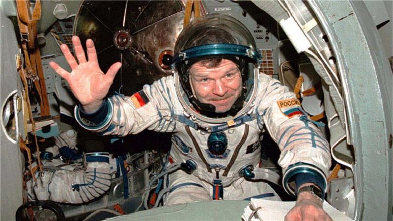 Reinhold Ewald war 1997 für drei Wochen auf der damaligen russischen Raumstation „Mir“. (Archivbild)