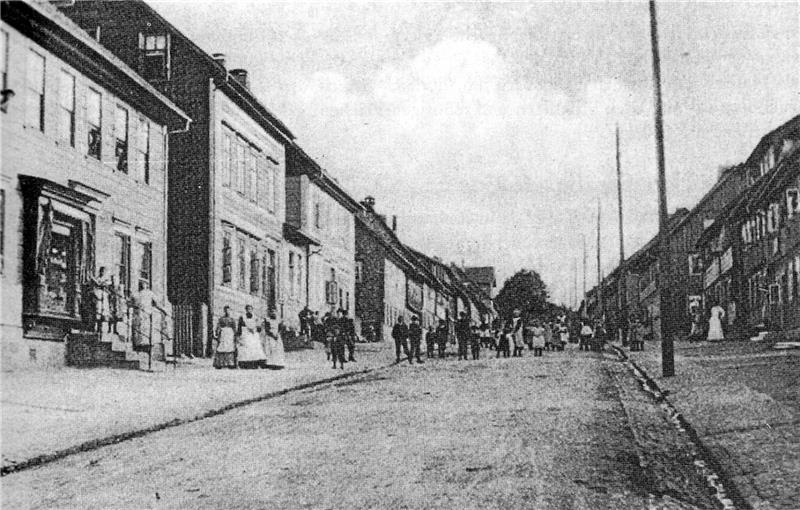 Damals und Heute: Die Buntenböcker Straße in Clausthal-Zellerfeld um 1908 und heute Reise in die Vergangenheit: Die Buntenböcker Straße in Clausthal-Zellerfeld um 1908 und heute