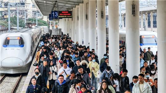 Reisewelle zum Frühlingsfest: Fahrgäste in der ostchinesischen Provinz Jiangxi.