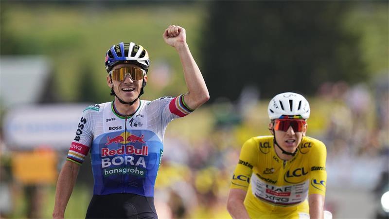 Remco Evenepoel und Tadej Pogacar beschweren sich über die nächtlichen Dopingkontrollen..