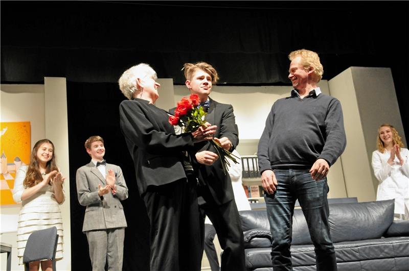 Requisiten-Rosen für Anette Steinberg von „Chef-Psychiater“ Felix Benk.