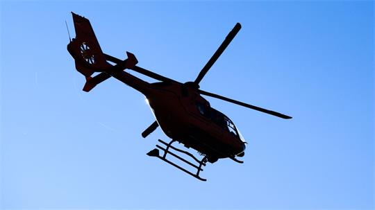 Rettungshubschrauber brachten zwei Schwerverletzte ins Krankenhaus. (Symbolbild)