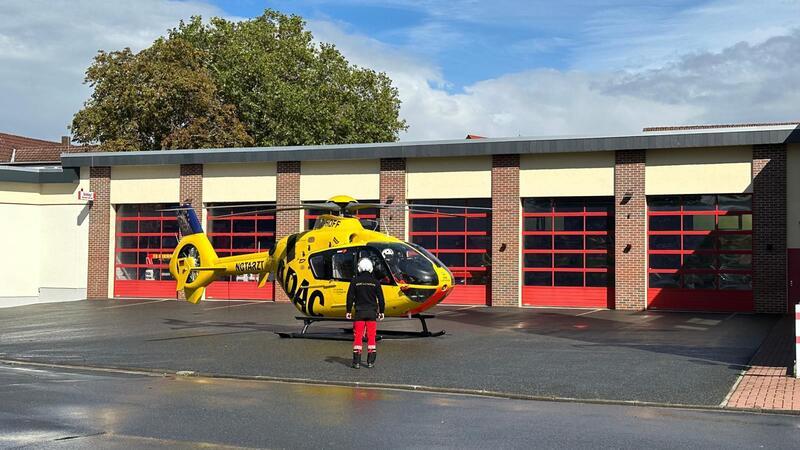 Wieder landet ein Rettungshubschrauber mitten in Bad Harzburg Rettungshubschrauber landen öfter vor dem Feuerwehrhaus in Bad Harzburg.