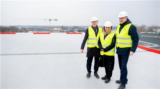 Rettungshubschrauber sollen ab Mitte 2027 auf dem Dach des neuen Herz-Notfall-Zentrums in Oldenburg landen. 