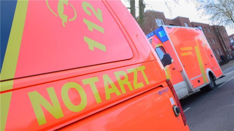 Rettungskräfte reanimierten den Säugling noch am Unfallort. (Symbolbild)