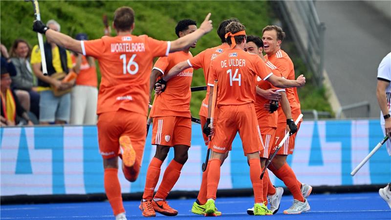 Jubel im Hockey-Park - Neunter EM-Titel für Deutschland Reyenga traf zum 1:0 für die Niederlande.