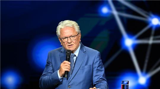 Rheinmetall-Chef Armin Papperger spricht auf der Hannover Messe über die Zukunft der Rüstungsindustrie. 